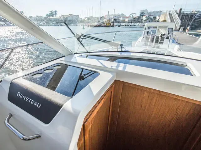 Beneteau Antares 9