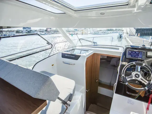 Beneteau Antares 9