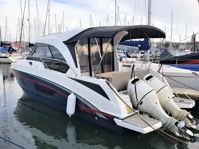 Beneteau Antares 9