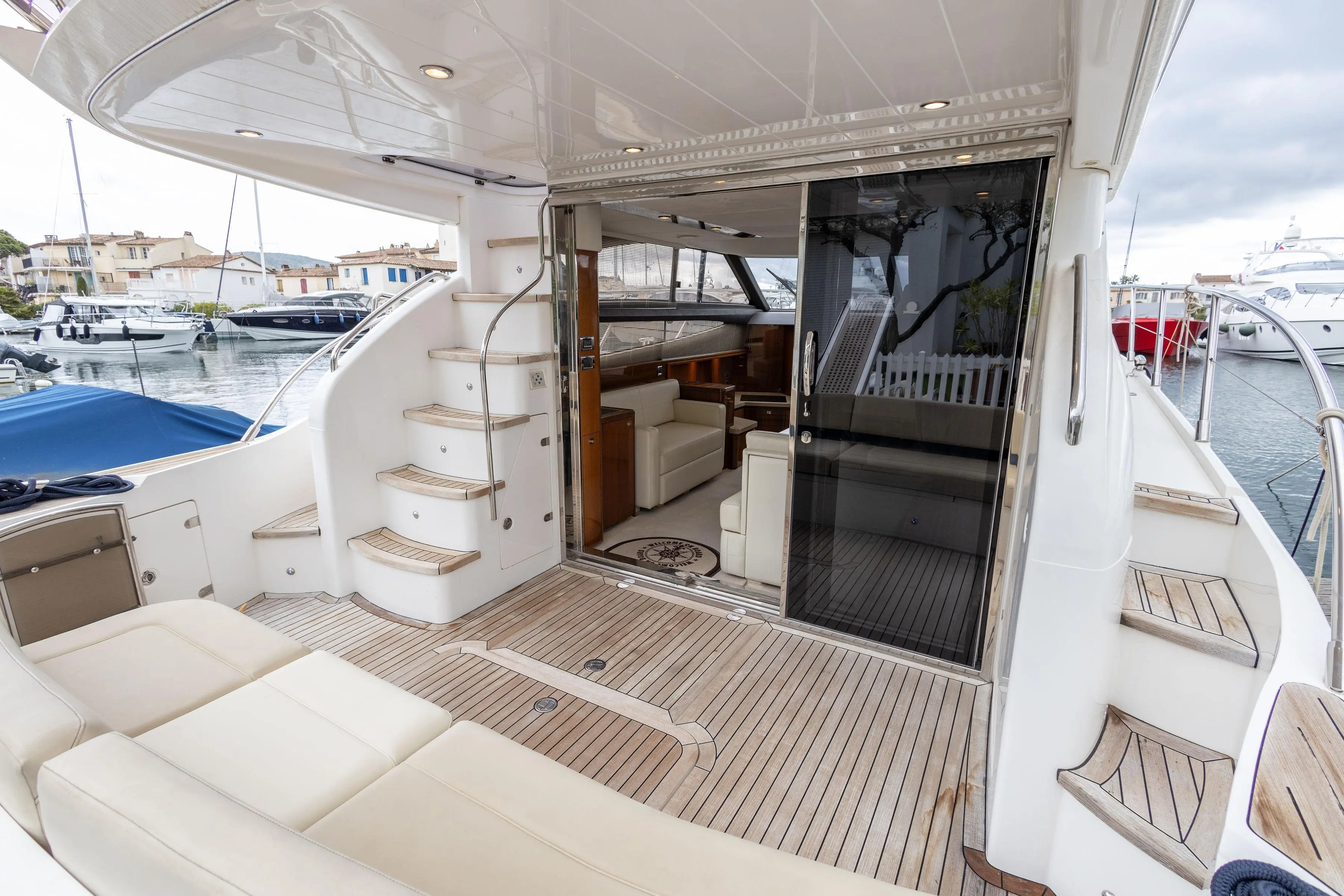 2013 Princess 42 flybridge