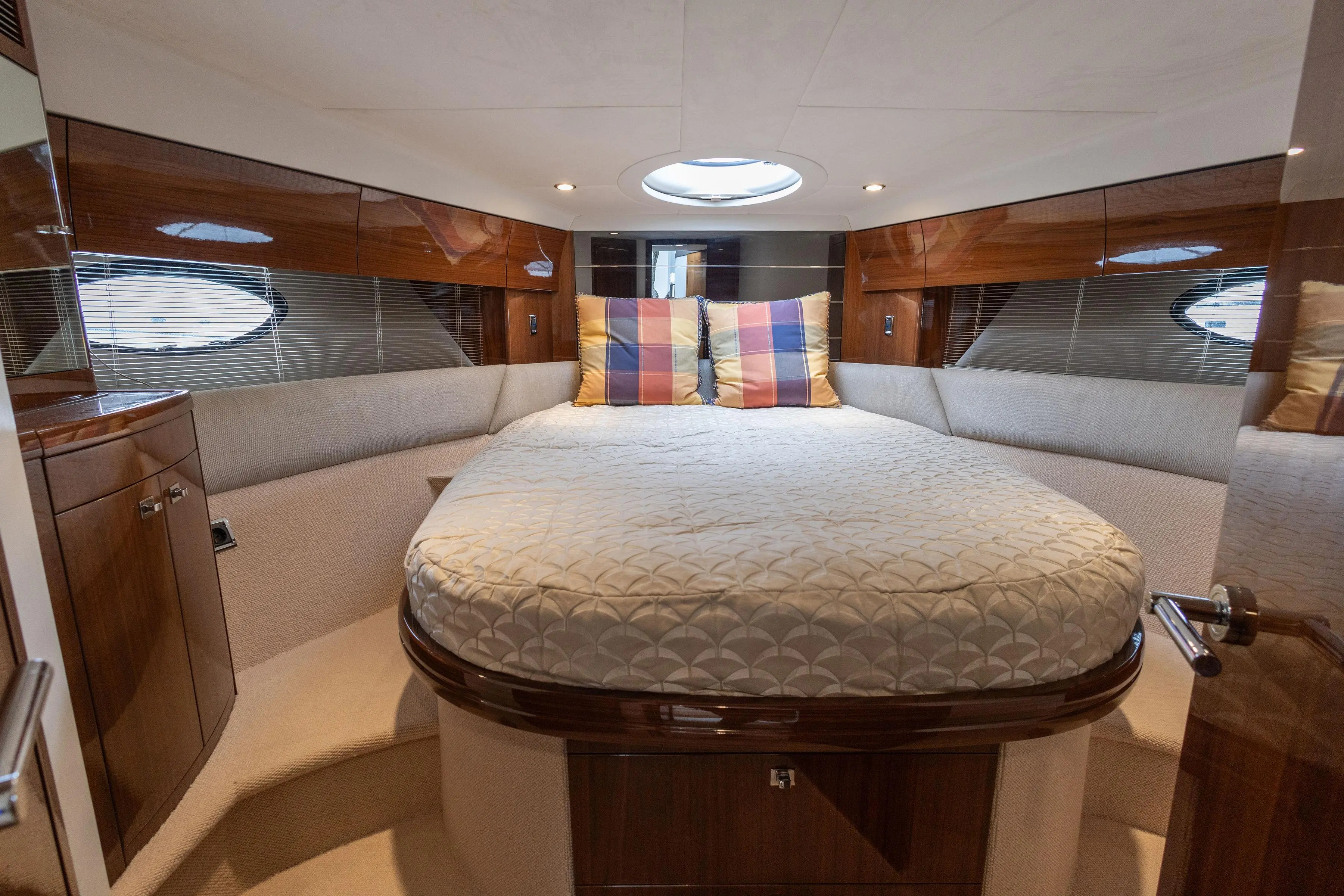 2013 Princess 42 flybridge