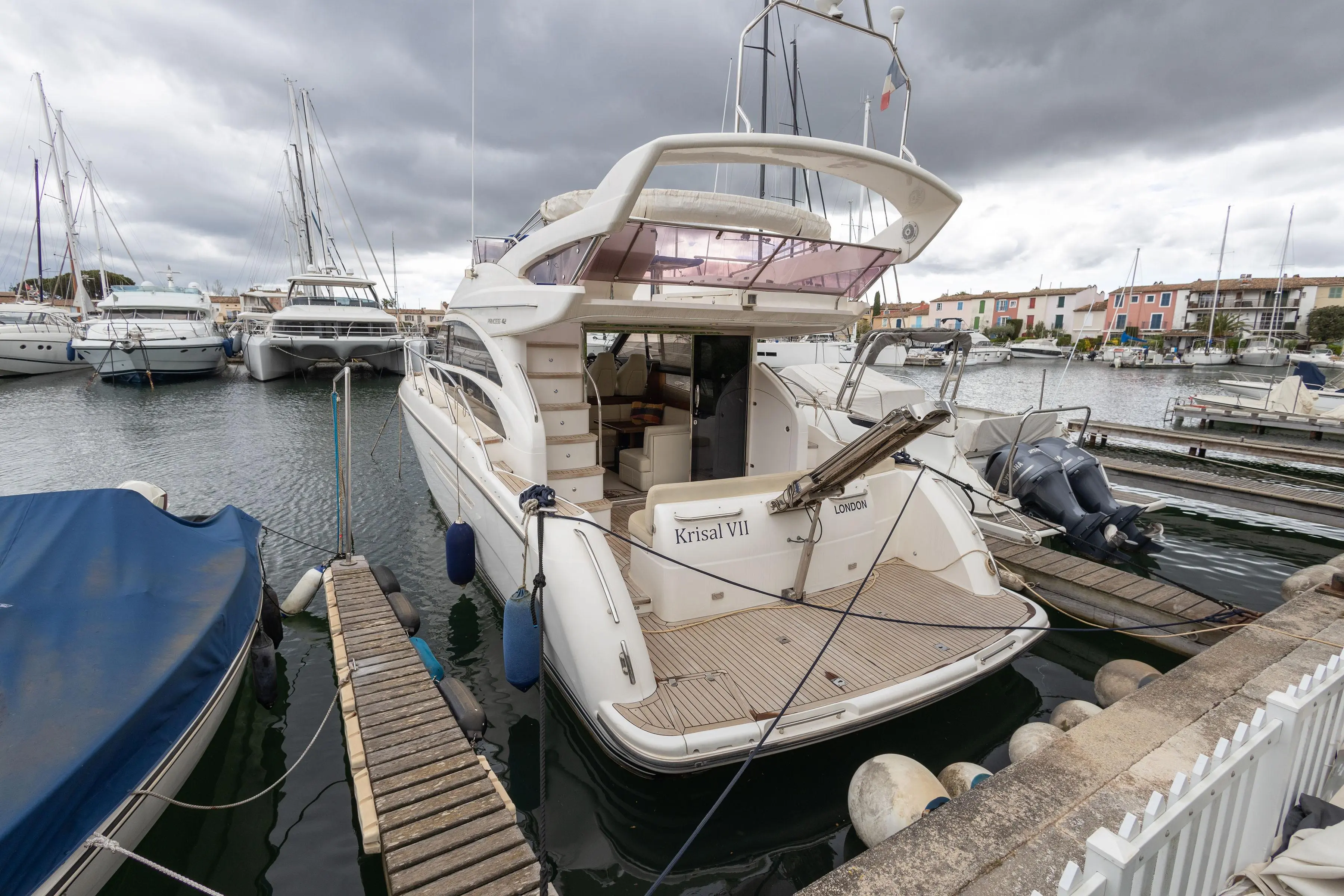 2013 Princess 42 flybridge