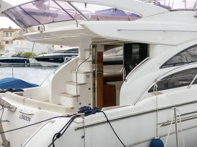 Princess 42 Flybridge