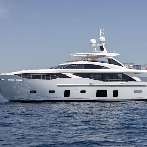 2019 Princess 30M