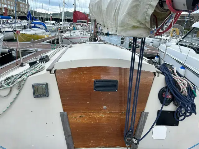 Beneteau First 28