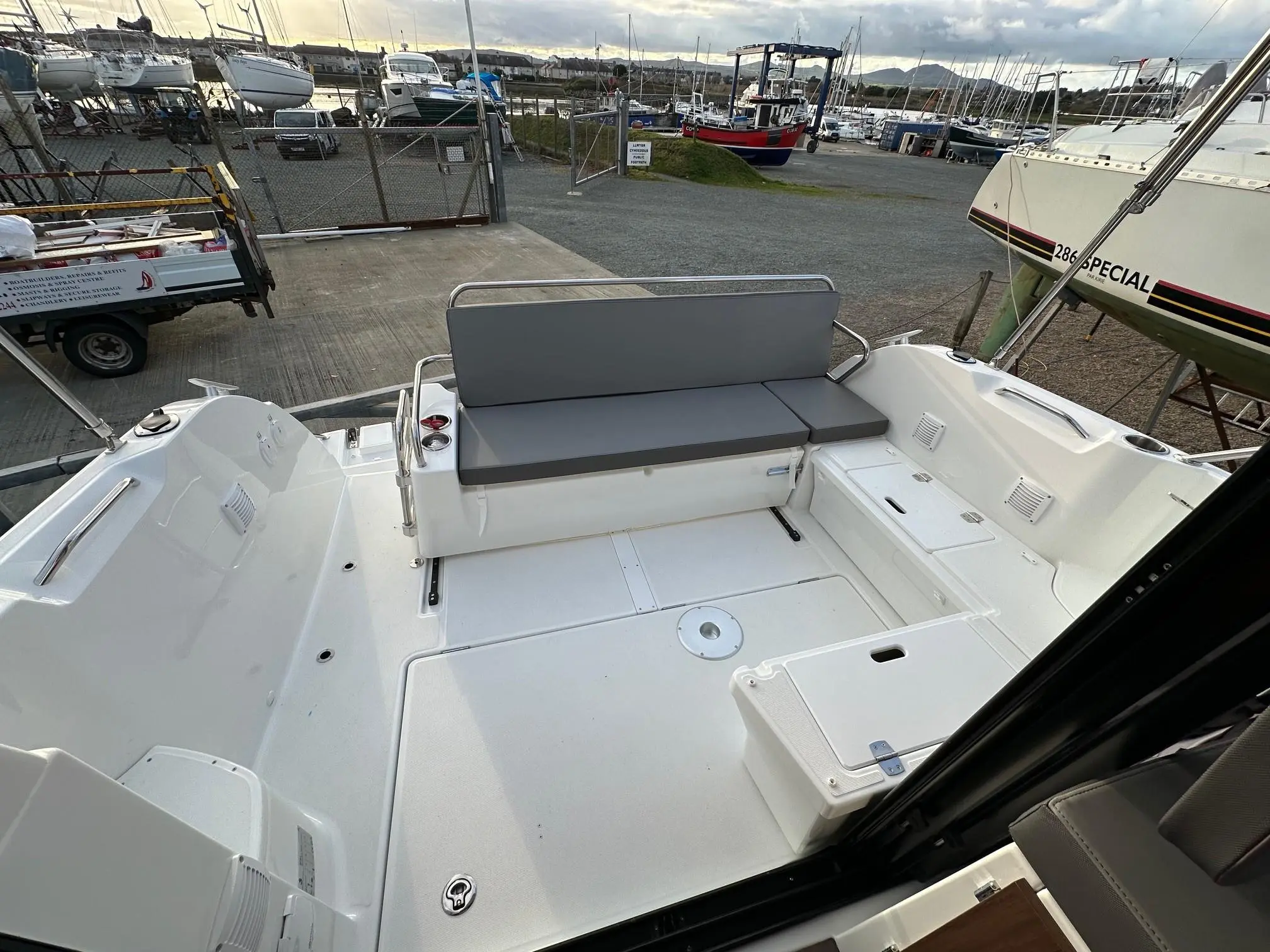 2023 Beneteau antares 9