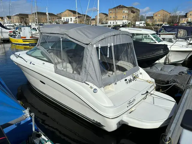 Sea Ray 225 Weekender