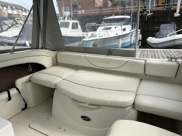 Sea Ray 225 Weekender