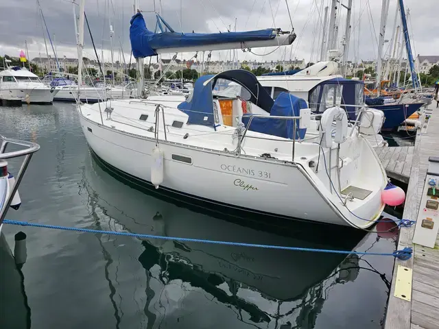 Beneteau Oceanis Clipper 331