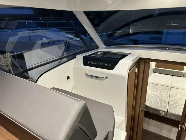 Beneteau Antares 9