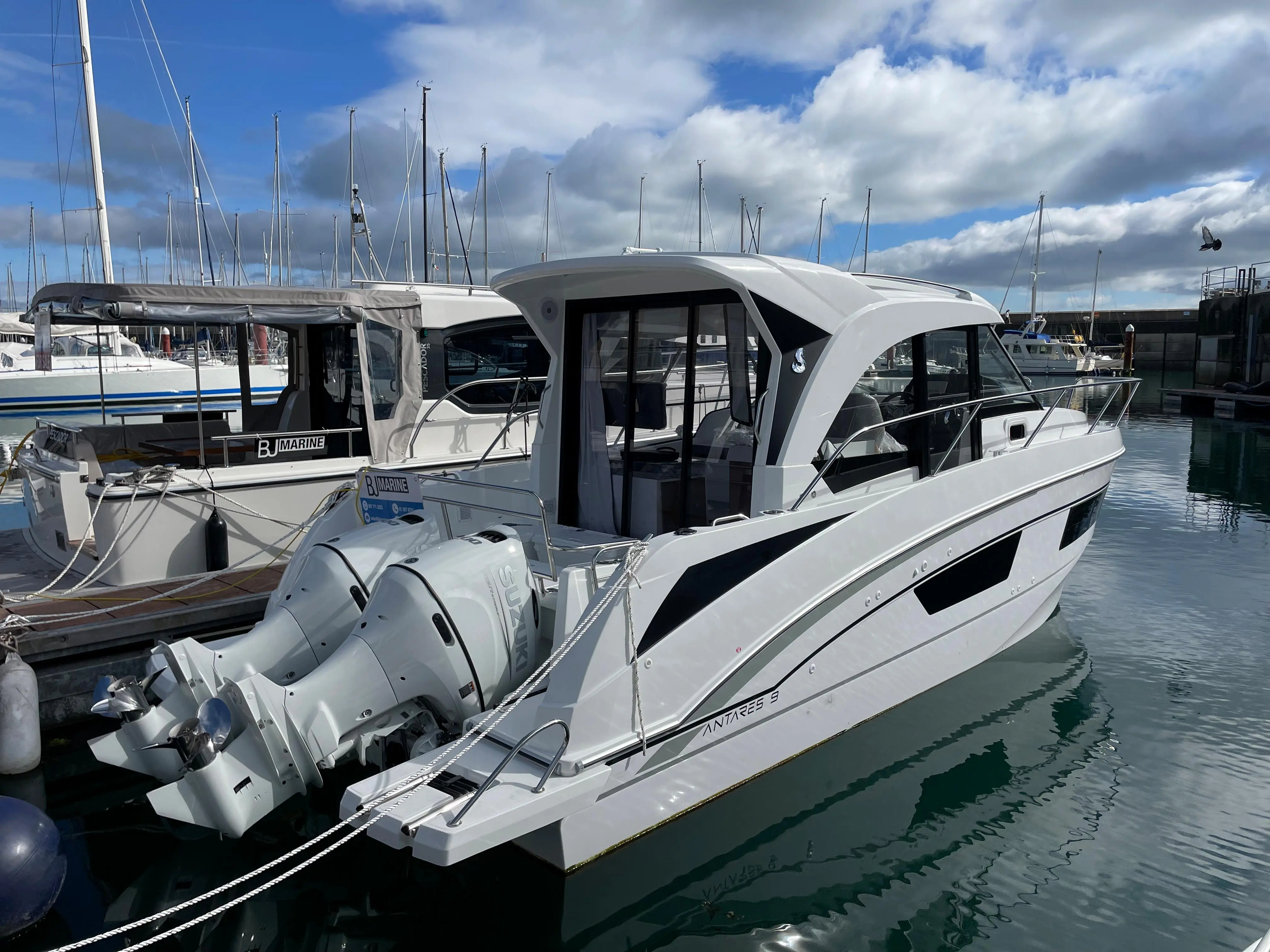 2023 Beneteau antares 9