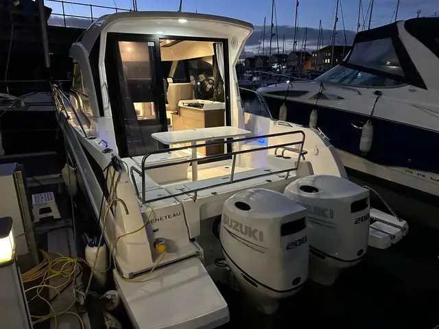 Beneteau Antares 9