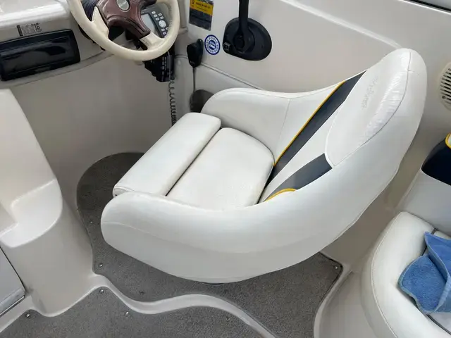 Rinker 232 Captiva Cc