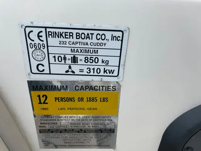 Rinker 232 Captiva Cc