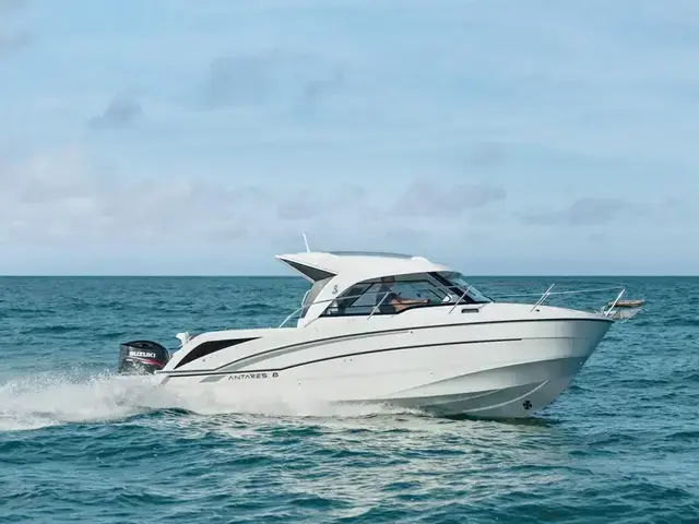 Beneteau Antares 8