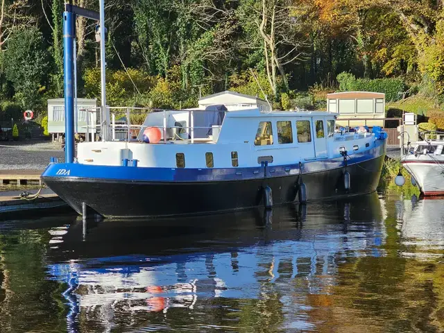 Barge Wolstenholme