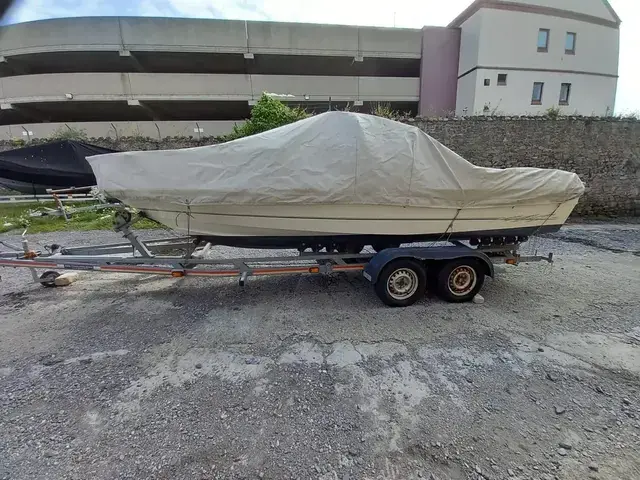 Bayliner 1952 Capri Cuddy