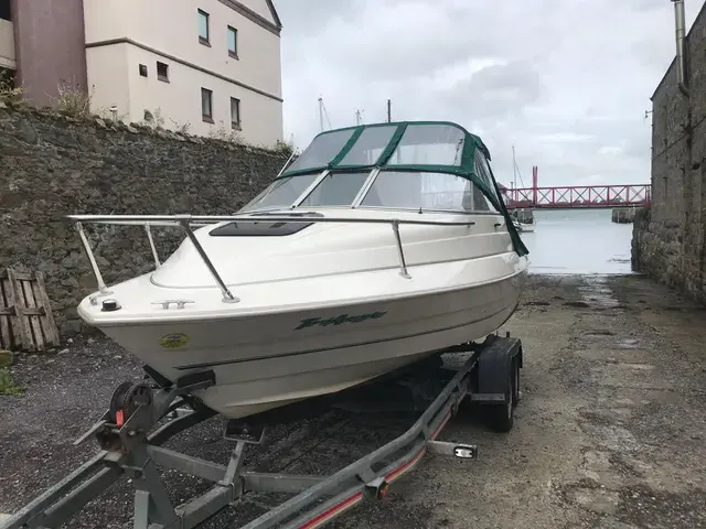 Bayliner 1952 Capri Cuddy