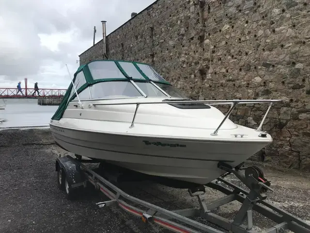 Bayliner 1952 Capri Cuddy