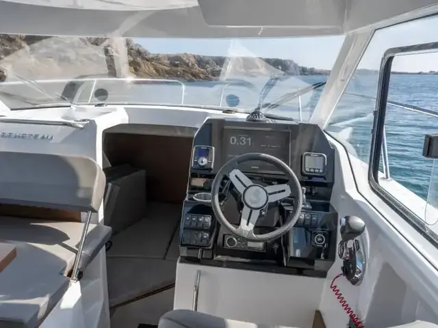 Beneteau Antares 8