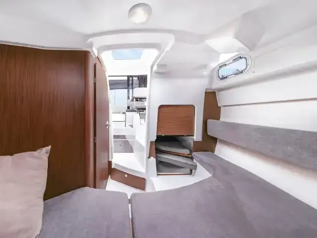 Beneteau Antares 8