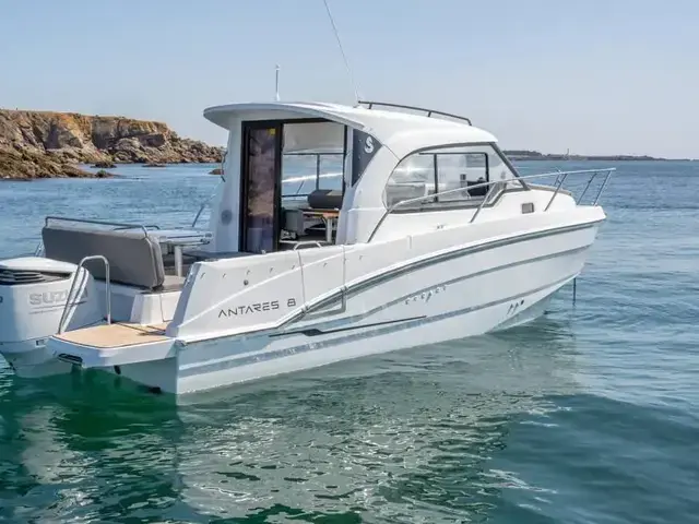 Beneteau Antares 8