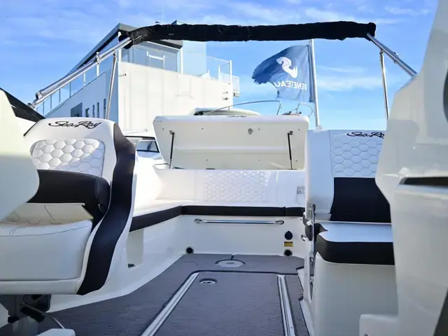 Sea Ray Sun Sport 230