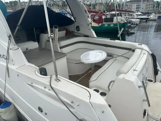 Rinker Express Cruiser 280