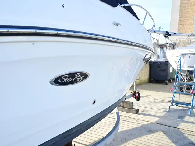 Sea Ray Sun Sport 230