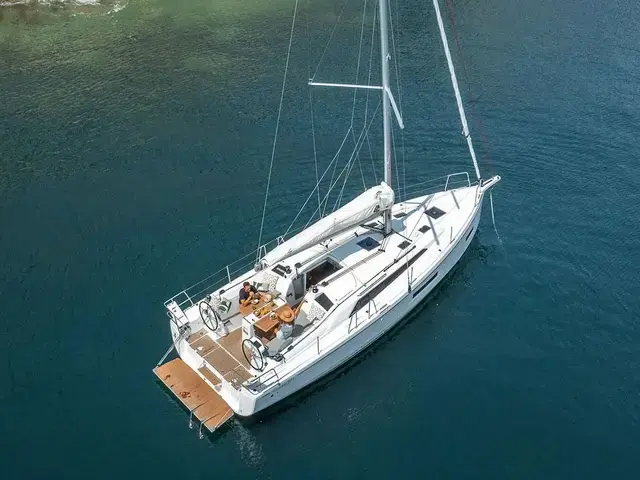 Beneteau Oceanis 37.1