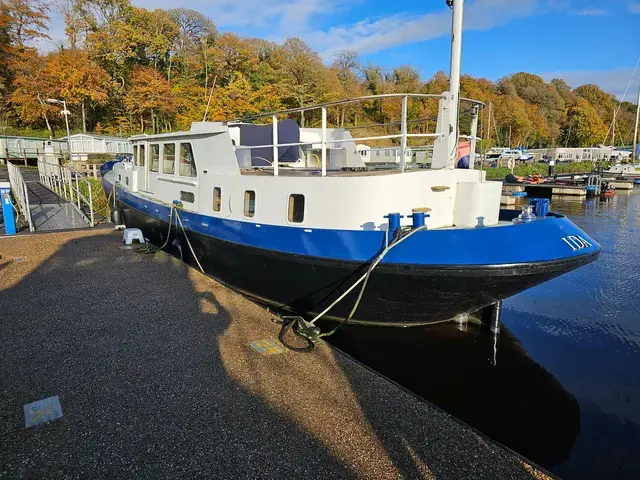 Barge Wolstenholme