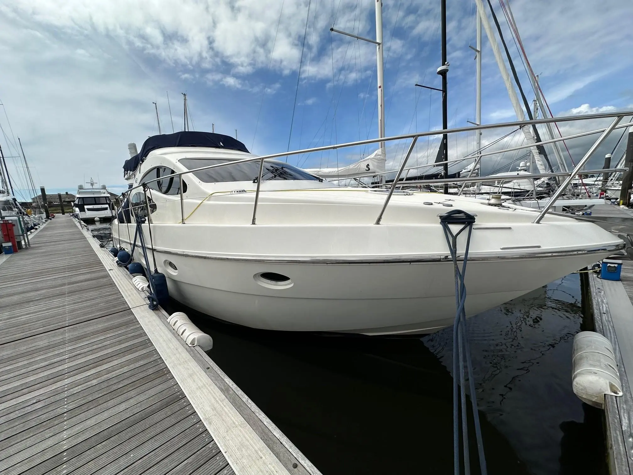 2004 Azimut 42