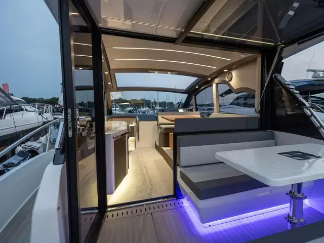 Galeon 425 Hts