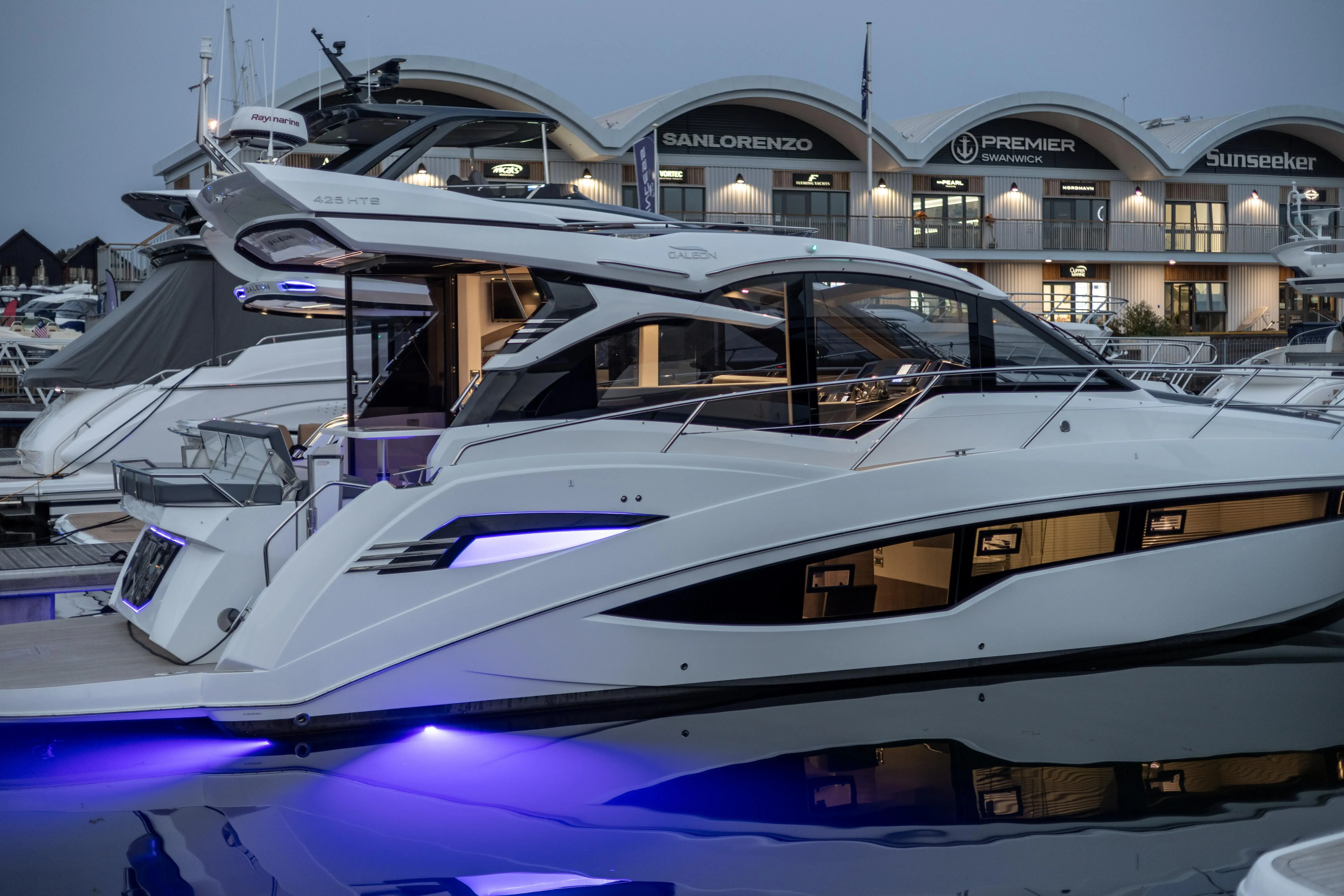 2023 Galeon 425 hts