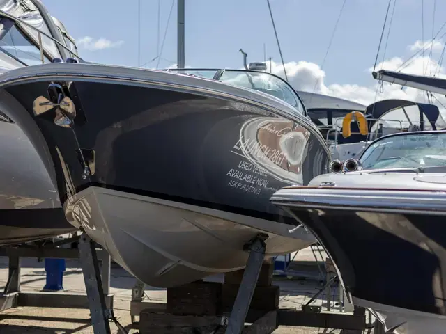 Chris-Craft Launch 28 GT