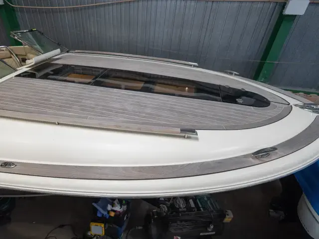 Chris Craft 32 Corsair