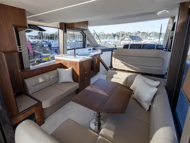 Galeon 400 Fly