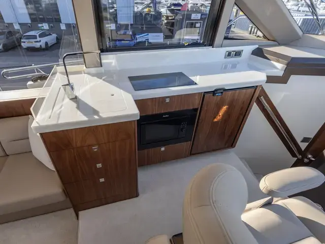 Galeon 400 Fly