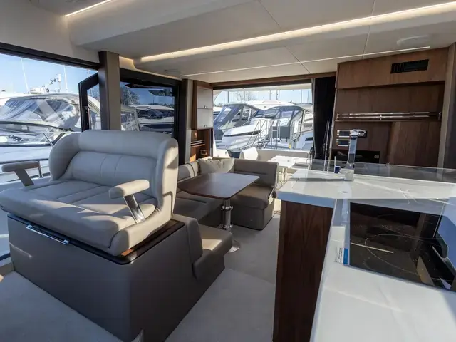 Galeon 400 Fly