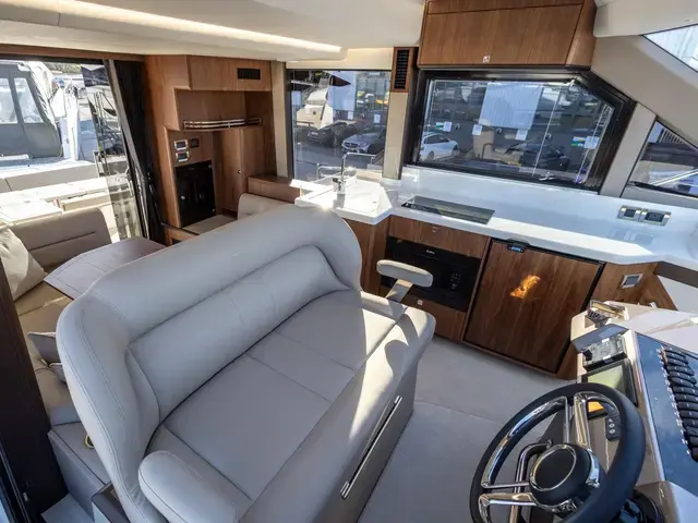 Galeon 400 Fly