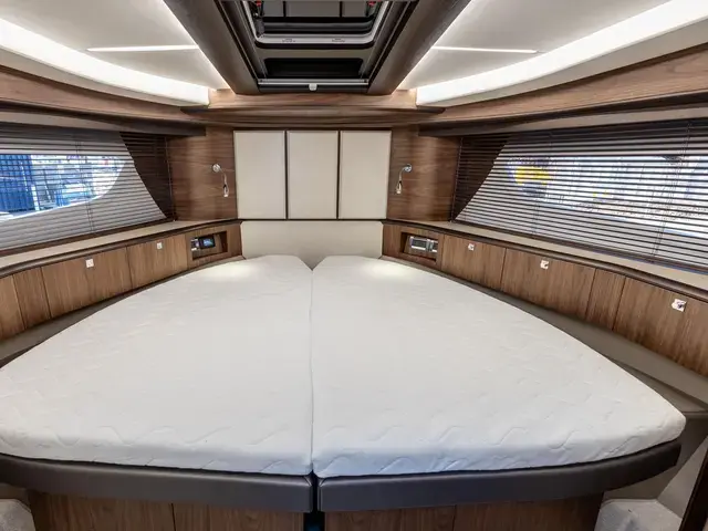 Galeon 400 Fly