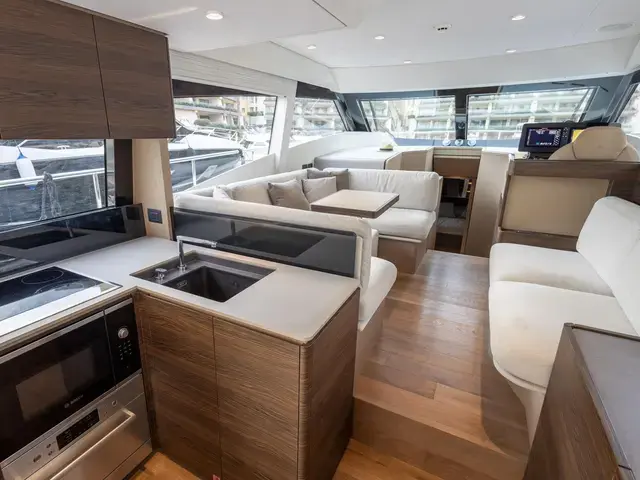 Ferretti Yachts 500