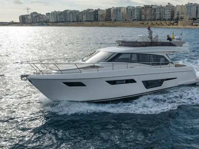 Ferretti Yachts 500