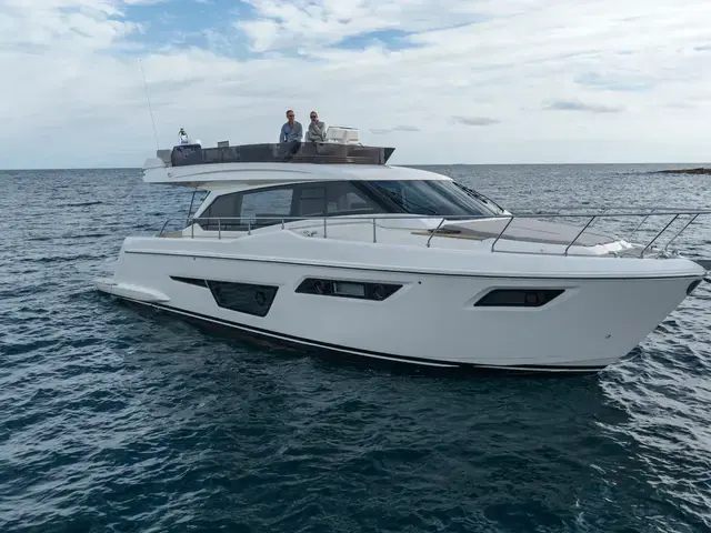 Ferretti Yachts 500