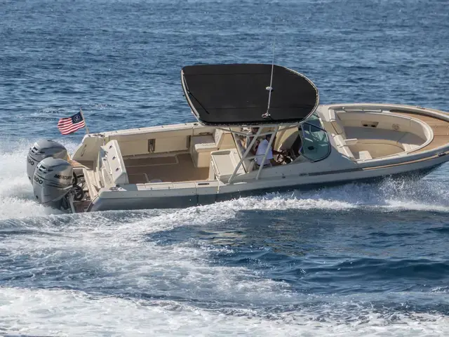 Chris-Craft Calypso 30