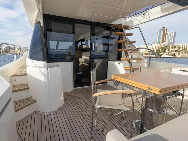 Ferretti Yachts 500