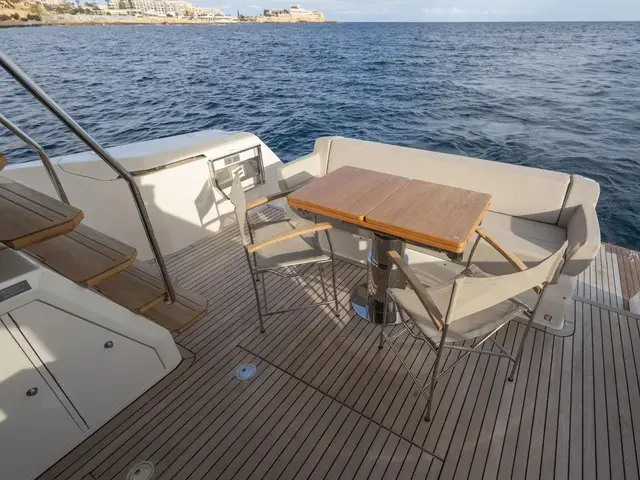 Ferretti Yachts 500