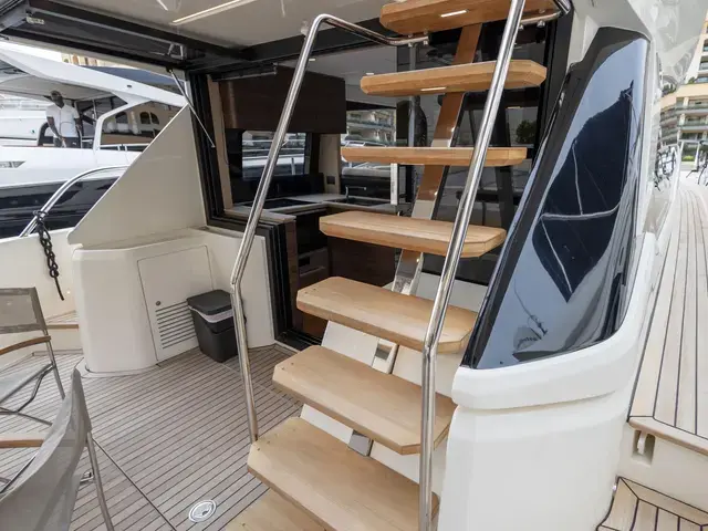 Ferretti Yachts 500