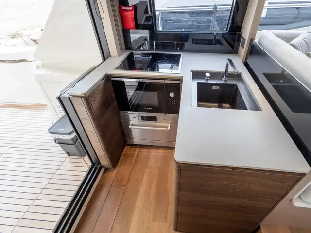 Ferretti Yachts 500