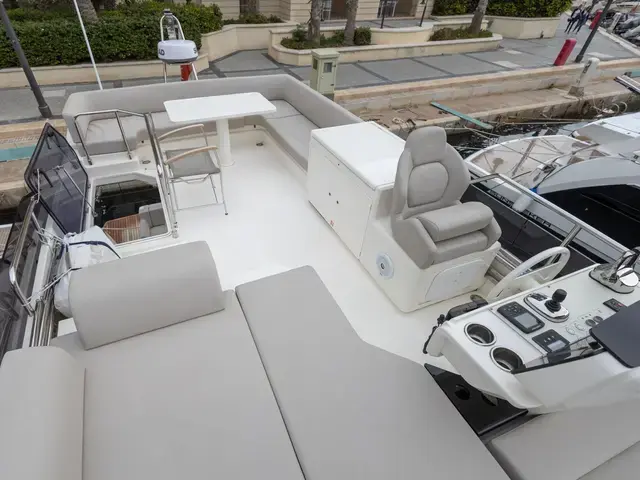 Ferretti Yachts 500